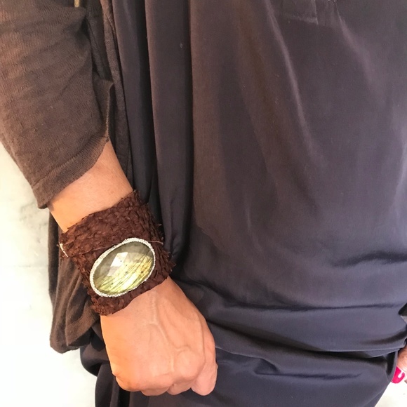 Bohemian Labradorite Leather wrap bracelet - Picture 2 of 8